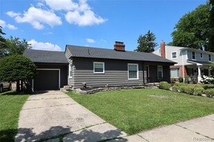 Building Photo - 4121 Seminole Dr