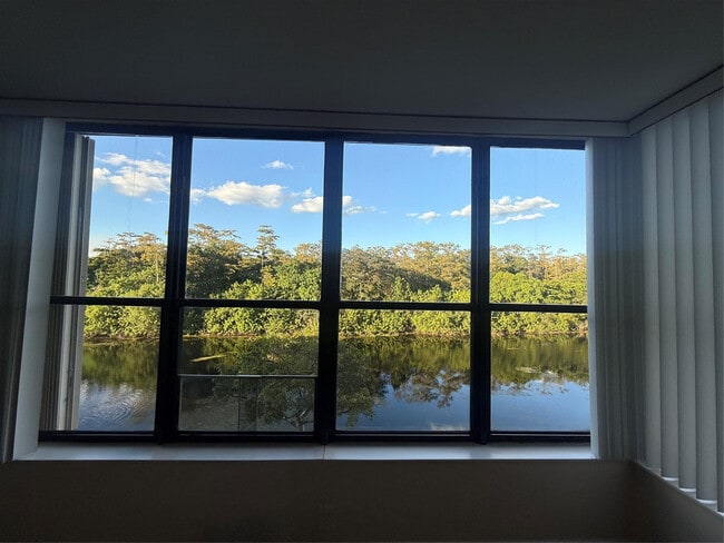 Primary Photo - 2660 Carambola Cir N