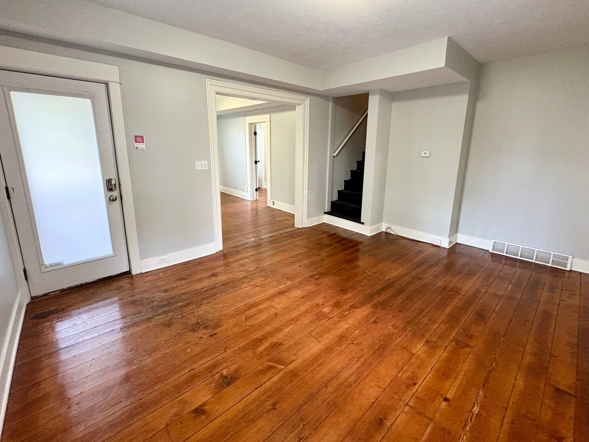 Building Photo - 704 Coit Ave NE