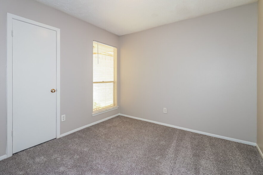Building Photo - 15826 Beechnut St