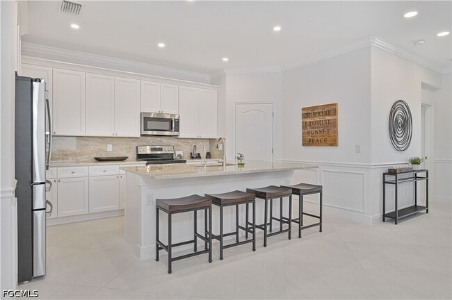 Building Photo - 15550 Pascolo Ln