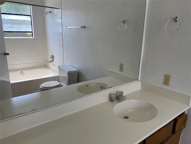 Building Photo - 7901 Cambridge St