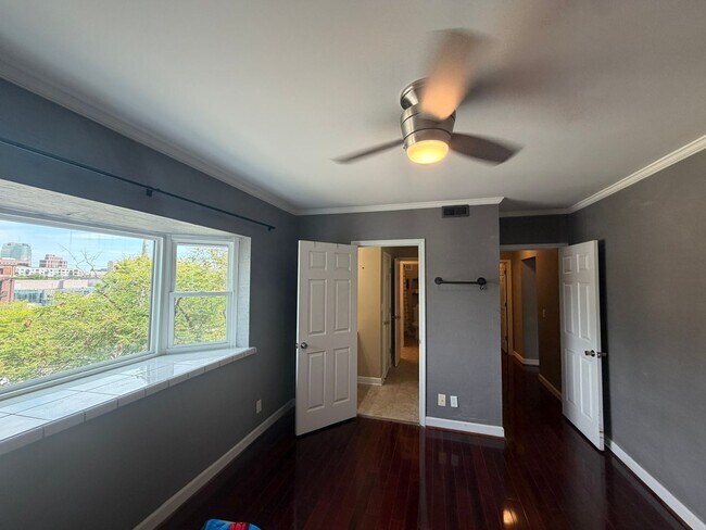 Building Photo - 11th Place Condominiums Unit #3010 Available for NOW!  $2000 per month.