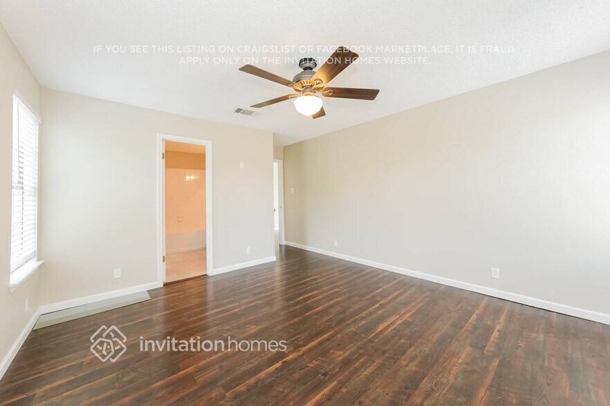 Building Photo - 2101 Logan Dr