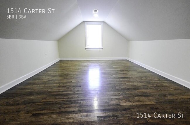 Building Photo - Updated spacious 5-bed with a fenced-in yard!