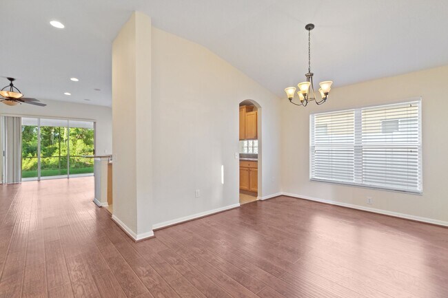 Building Photo - 4 bed, 2 Bath New Tampa Home for Lease!