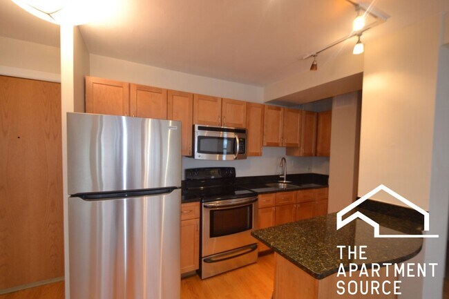 Primary Photo - 4180 N Marine Dr
