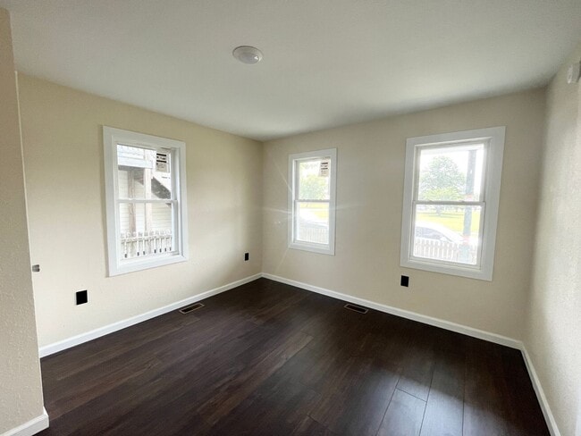 Building Photo - 309 Harney St