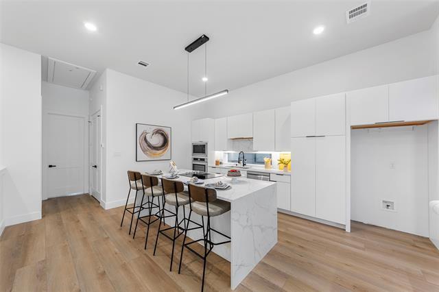 Building Photo - 1115 Muncie Ave