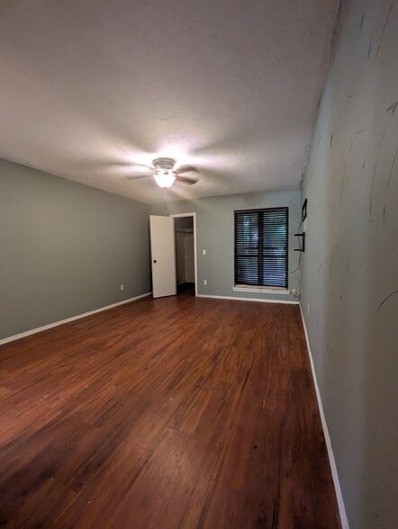 Building Photo - 6550 N Meridian Ave