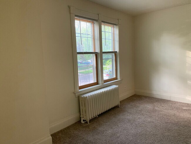 Building Photo - 2128-2130 E 2nd St