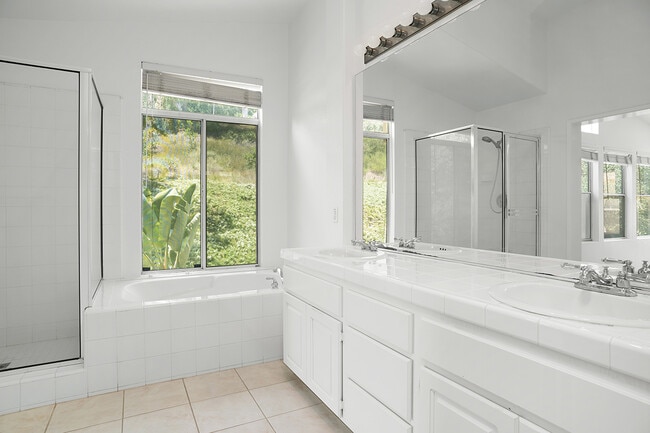 Building Photo - 13034 Caminito Bautizo