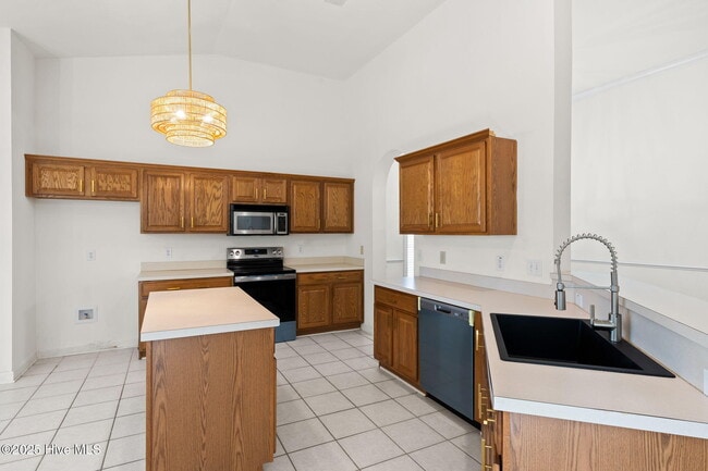 Building Photo - 943 Sandpiper Bay Dr SW