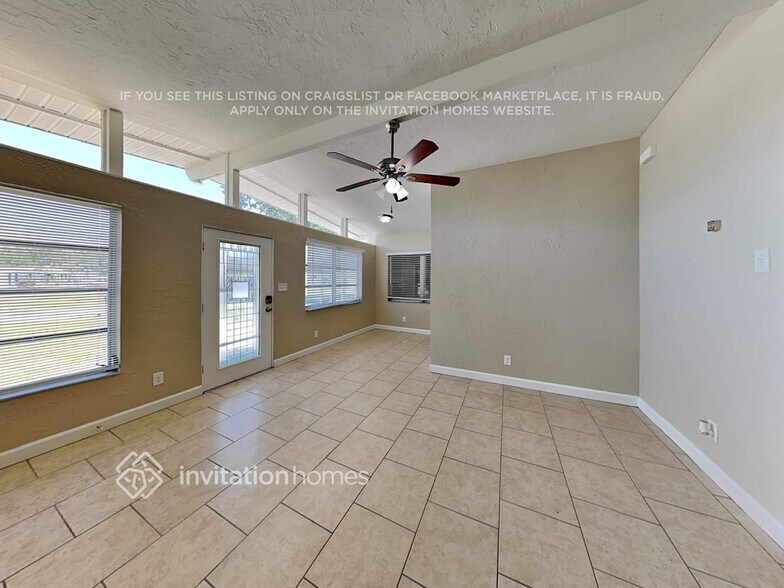 Building Photo - 3652 Prado Dr