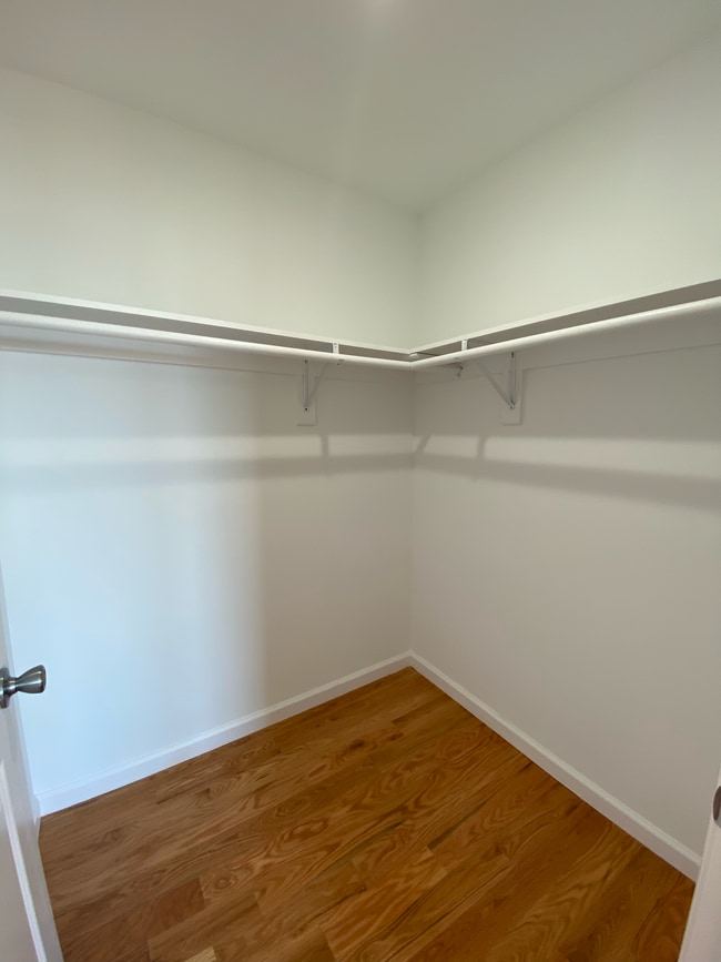 Building Photo - 464 Chestnut St