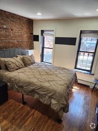 Building Photo - 147 Chauncey St