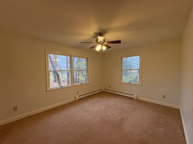 Building Photo - Solid Brick Rancher in Greencastle