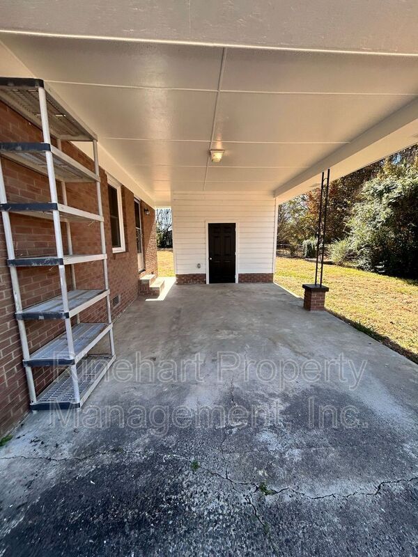 Building Photo - 2326 Marett Blvd