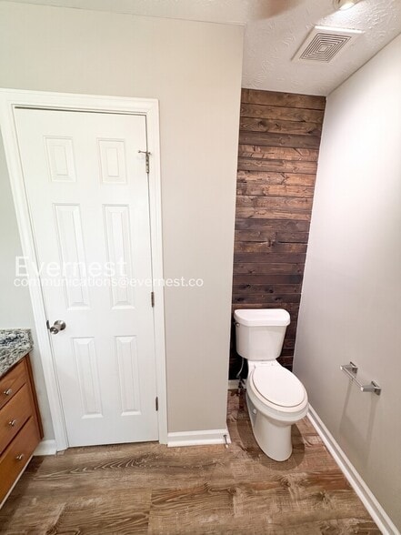 Building Photo - 228 Nina Cir