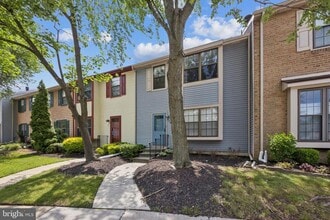 Building Photo - 838 Kings Croft Dr