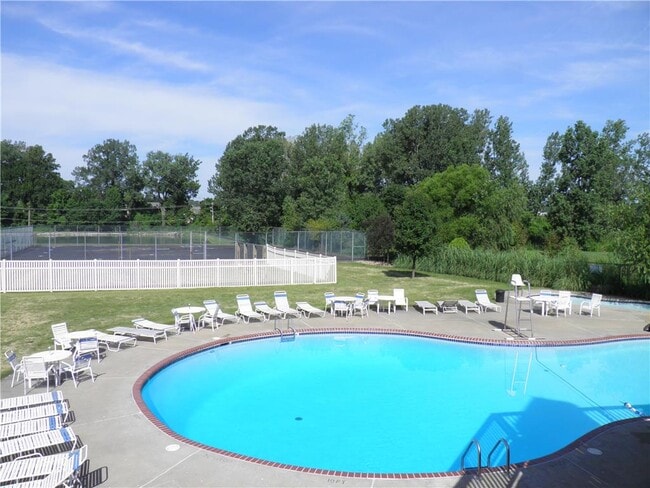 Building Photo - 321 Shirley Ridge Dr