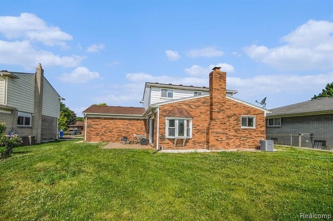 Building Photo - 37718 Douglas Ct