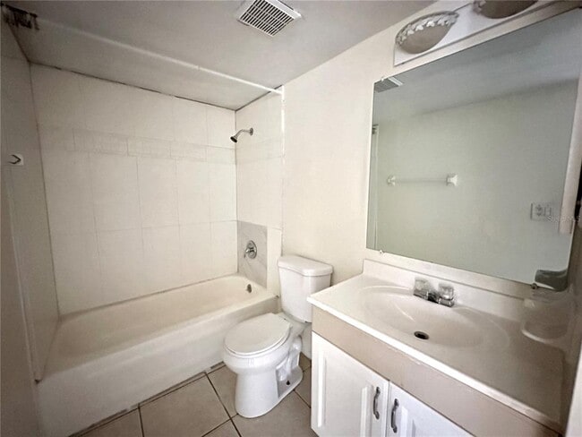 Building Photo - 2830 Somerset Park Dr