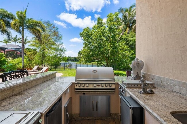 Building Photo - 3201 E Stonebrook Cir