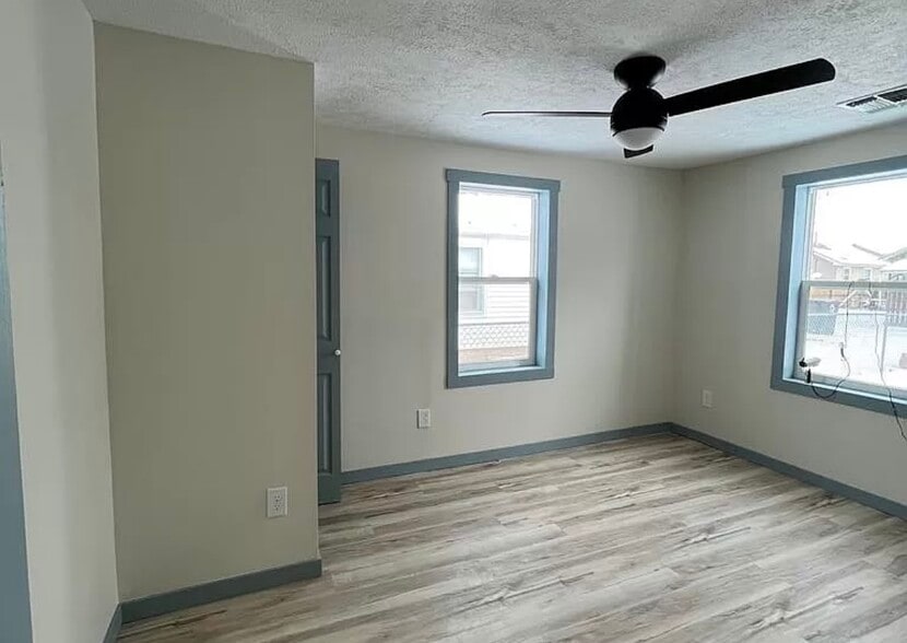 Bed 1 - 1214 N 10th St