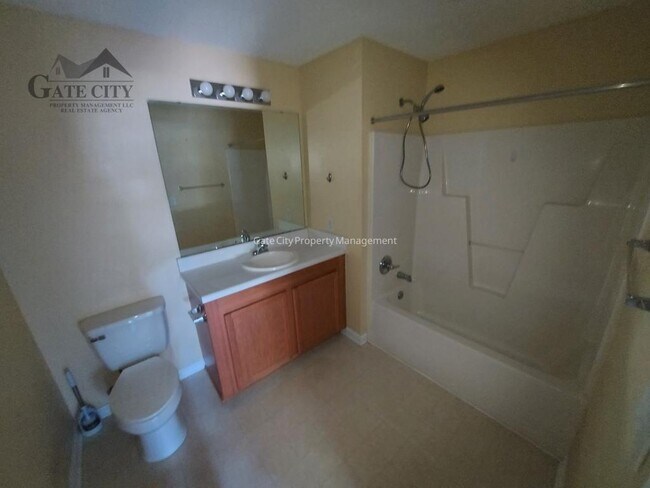Building Photo - 905 Hanahan Ct