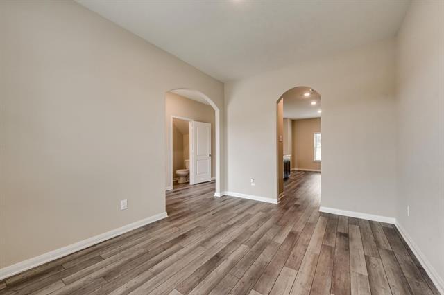 Building Photo - 2306 Dahlia Way