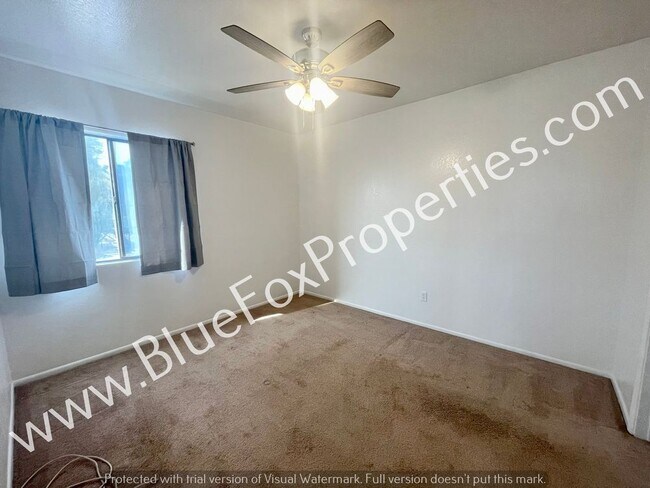 Building Photo - 3690 N Country Club Rd