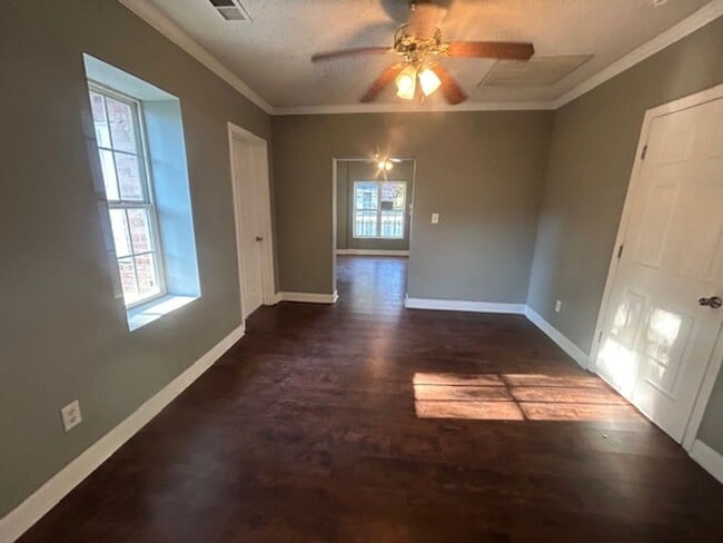 Building Photo - 3530 Beaumont Ave