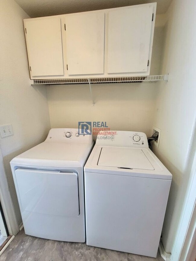 Building Photo - 5467 S Quatar Ct