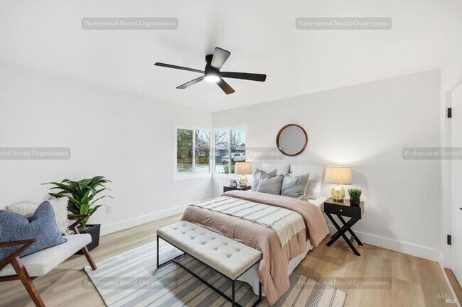 Building Photo - Proctor Terrace Single level home-walk to markets