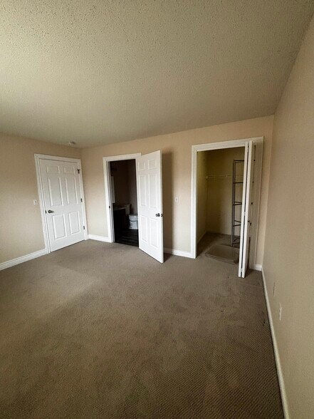 Master Bedroom - 542 Pewaukee Rd