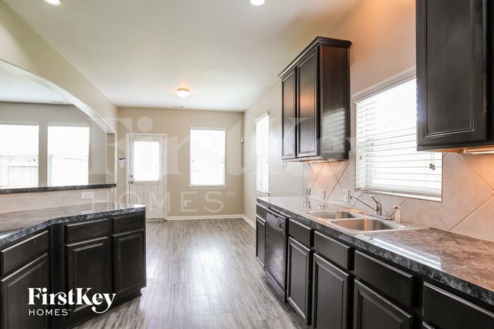 Building Photo - 5211 Clipper Hill Ct
