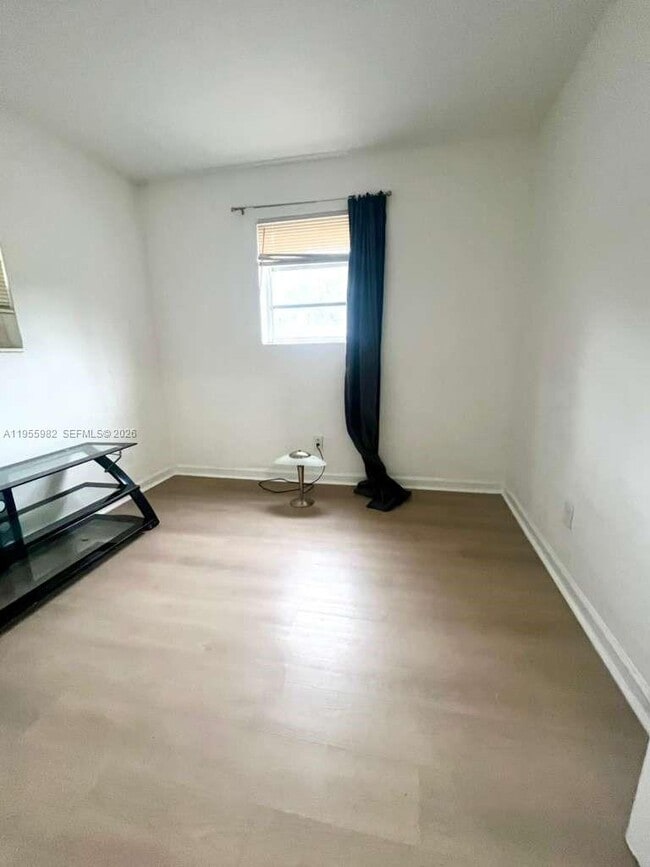 Building Photo - 5510 SW 32nd St