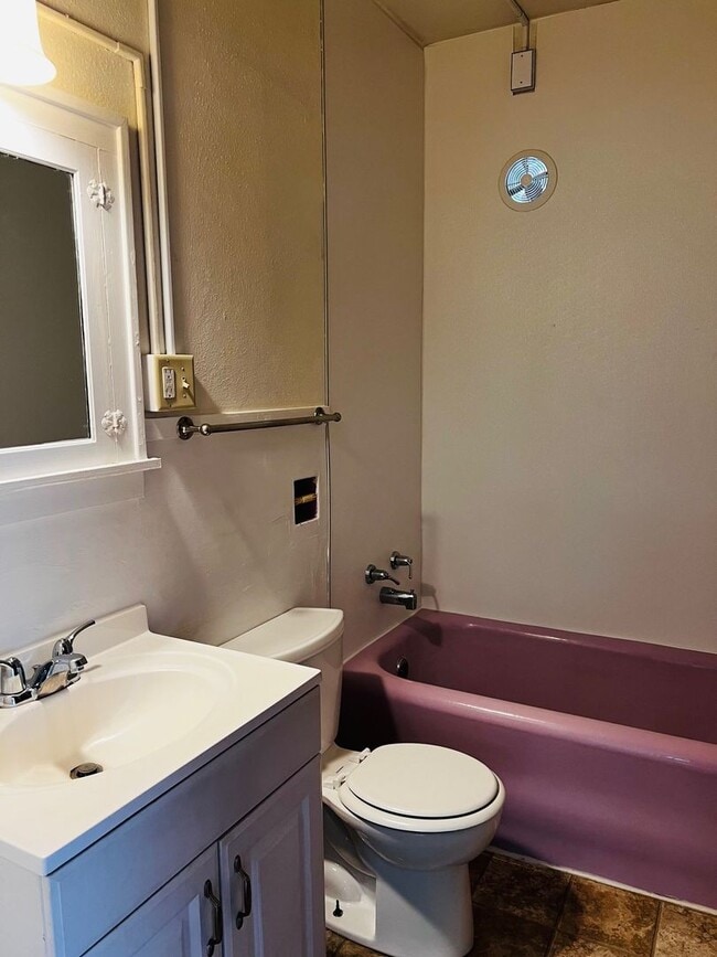 Building Photo - Downtown Charm with Character to Spare – Available Early July!