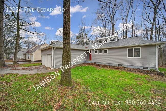 Building Photo - 12024 5 Cedars Rd