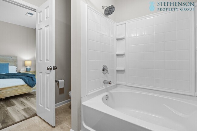 Building Photo - Furnished Rental! STR