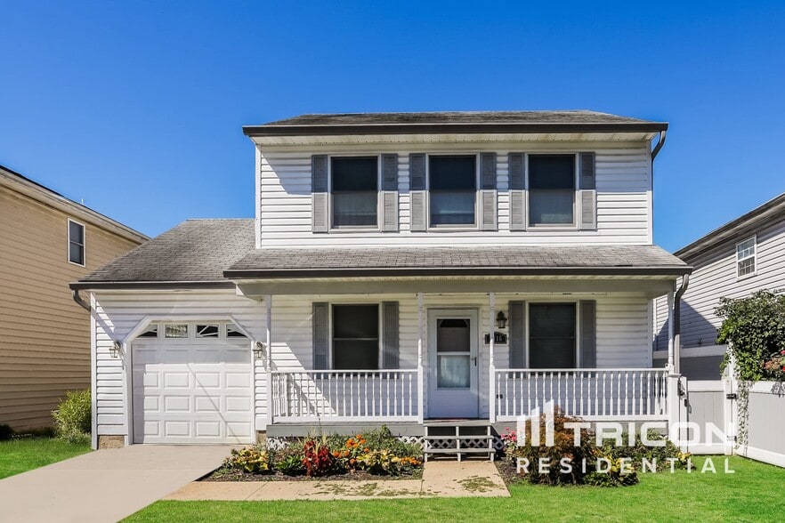 Primary Photo - 1716 Elkridge Dr