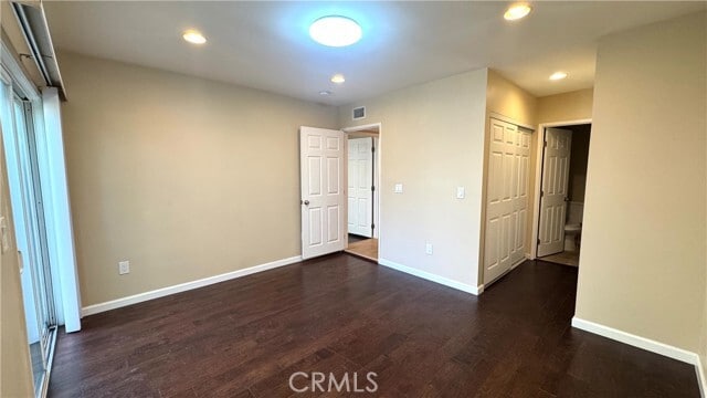 Building Photo - 16 Willow Tree Ln