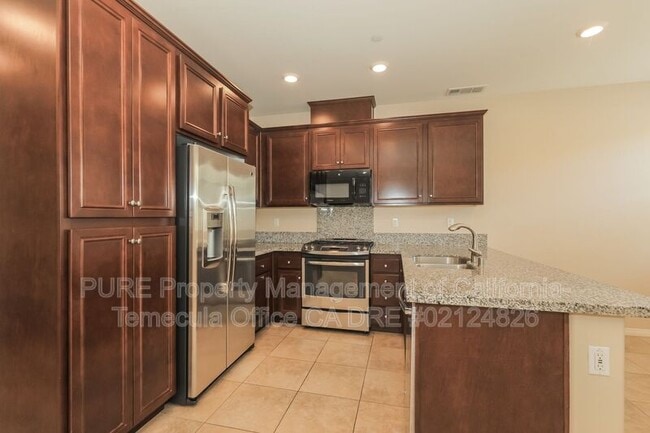 Building Photo - 40324 Calle Real