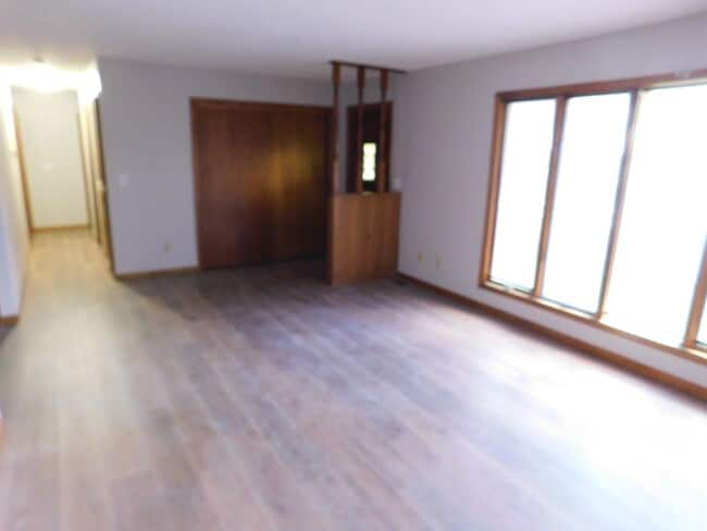 Building Photo - Stunning 5 Bedroom 3 Bathroom home!
