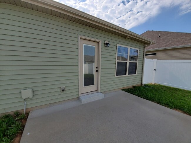 Building Photo - Lovely home in Murfreesboro for rent!