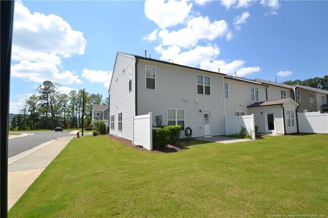 Building Photo - 1113 Congleton Pl