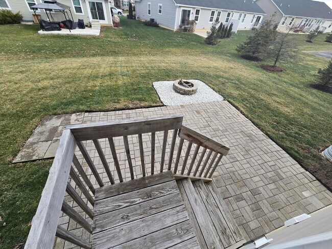 Building Photo - 2132 Canter St