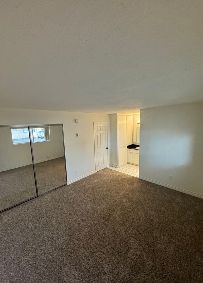 Building Photo - 7414 Mesa College Dr