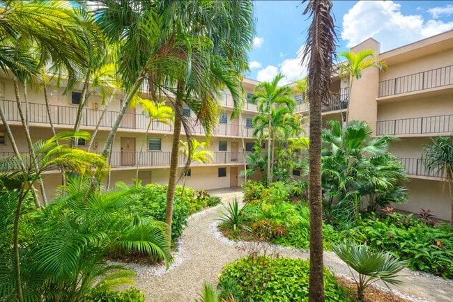 Building Photo - 13000 SW 92nd Ave